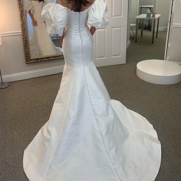 Monique Lhuillier Admire Wedding Dress - Picture 5 of 5